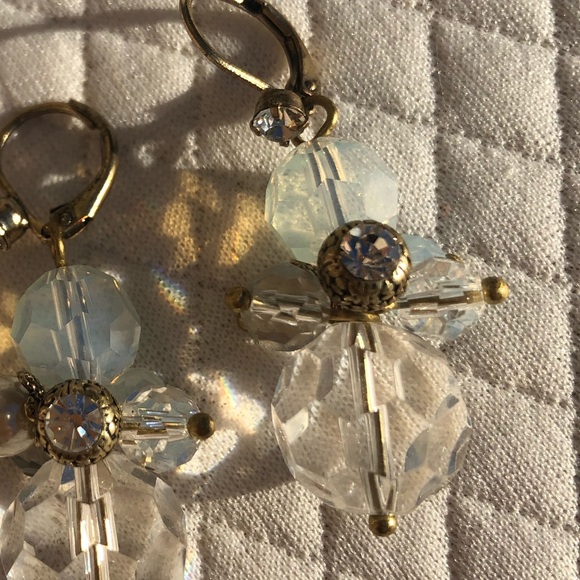 Beautiful clear beaded earrings. - Picture 6 of 8